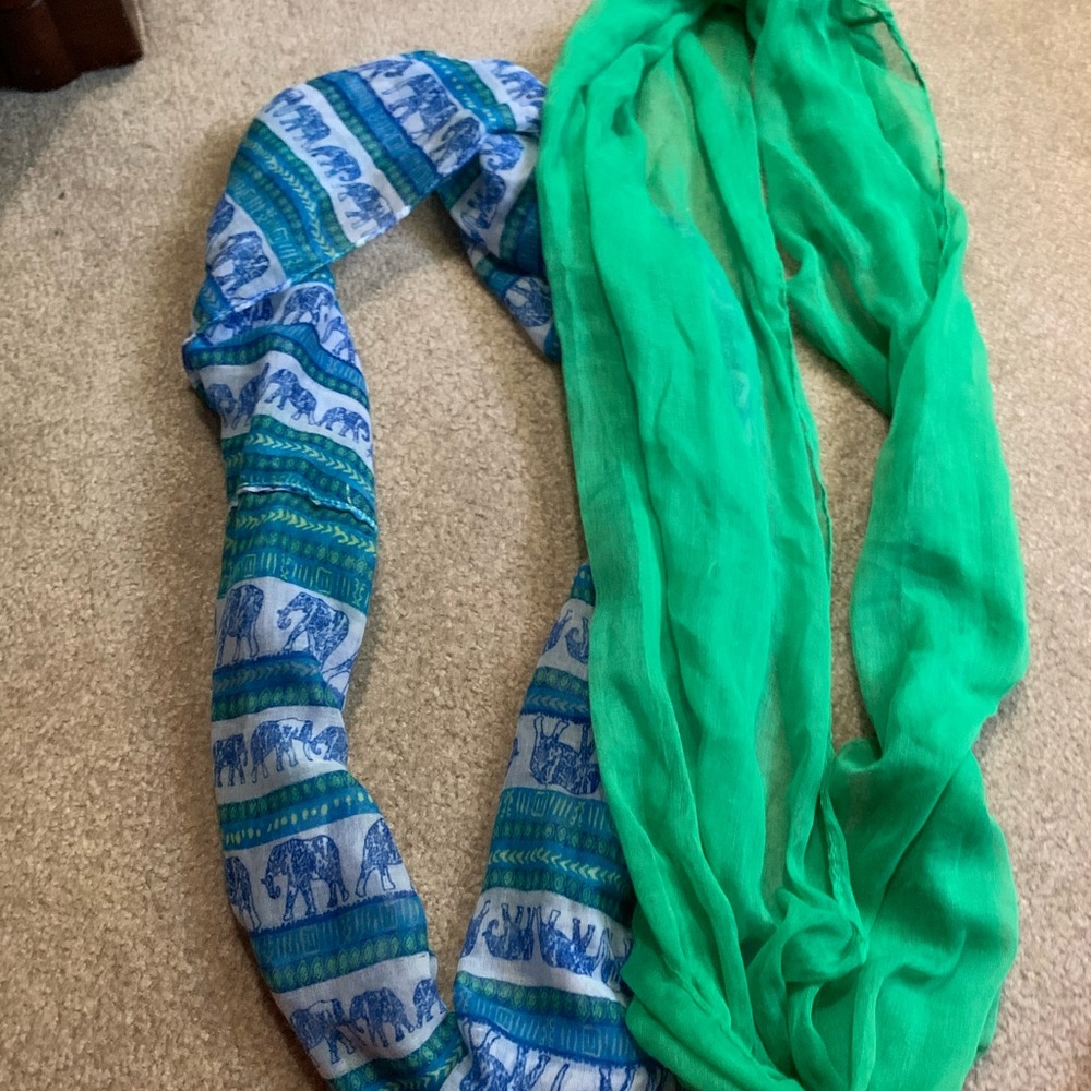 Coordinating infinity scarves